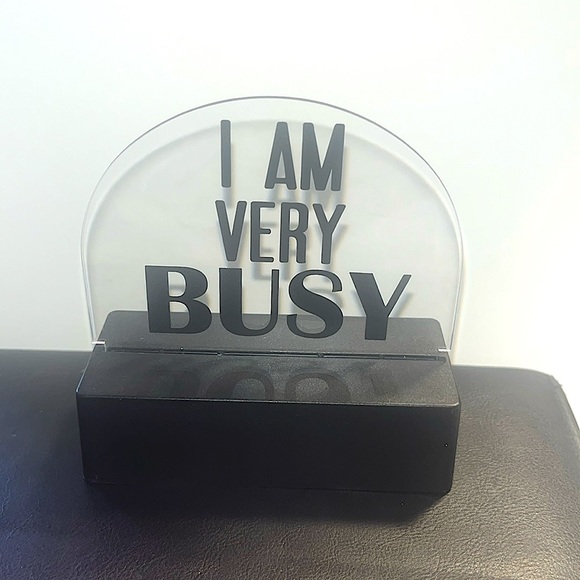 Nwt table top light LED color changing light says -“I AM VERY BUSY” w/batteries - Picture 5 of 12